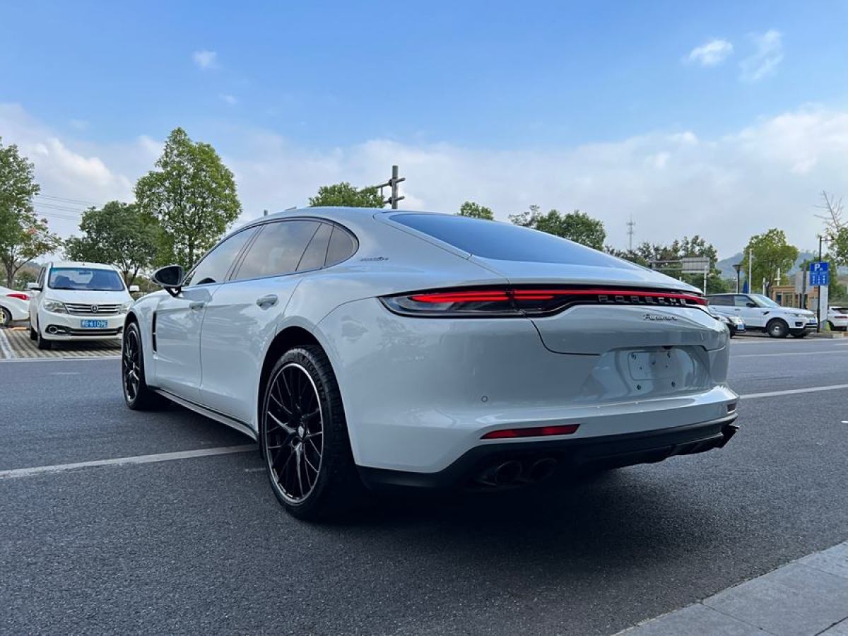 保時(shí)捷 Panamera  2023款 Panamera 4 行政加長(zhǎng)版 2.9T圖片