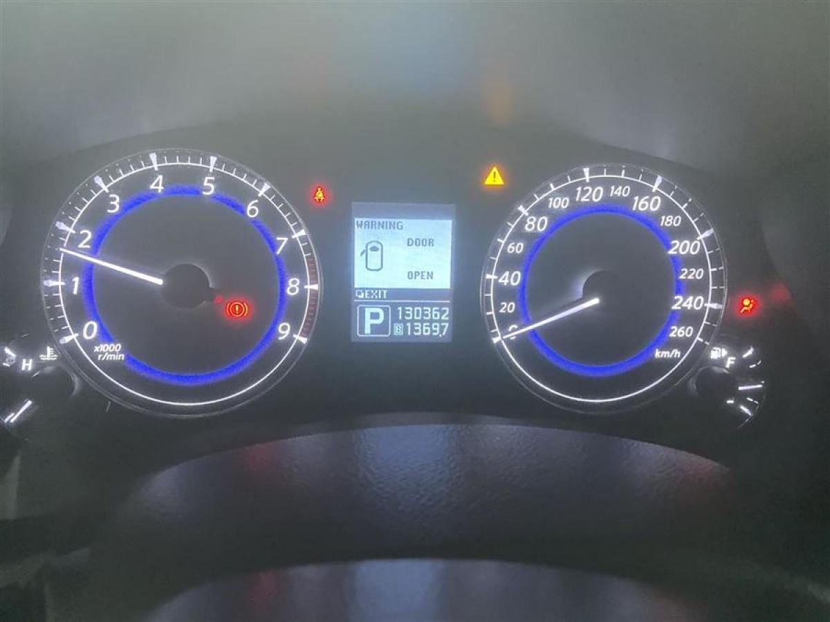 2014年5月英菲尼迪 QX50  2013款 2.5L 四驅(qū)優(yōu)雅版