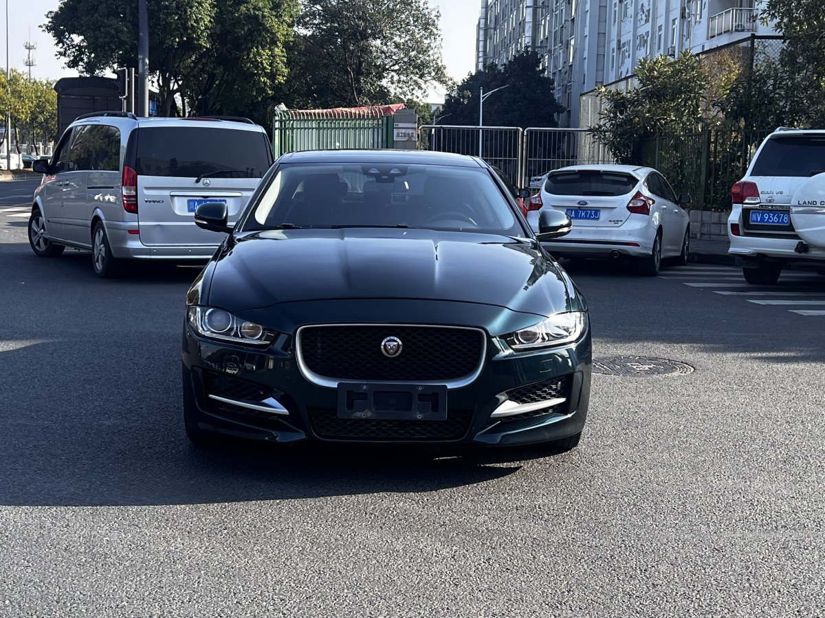 2017年2月捷豹 XE  2017款 2.0T 240PS R-Sport