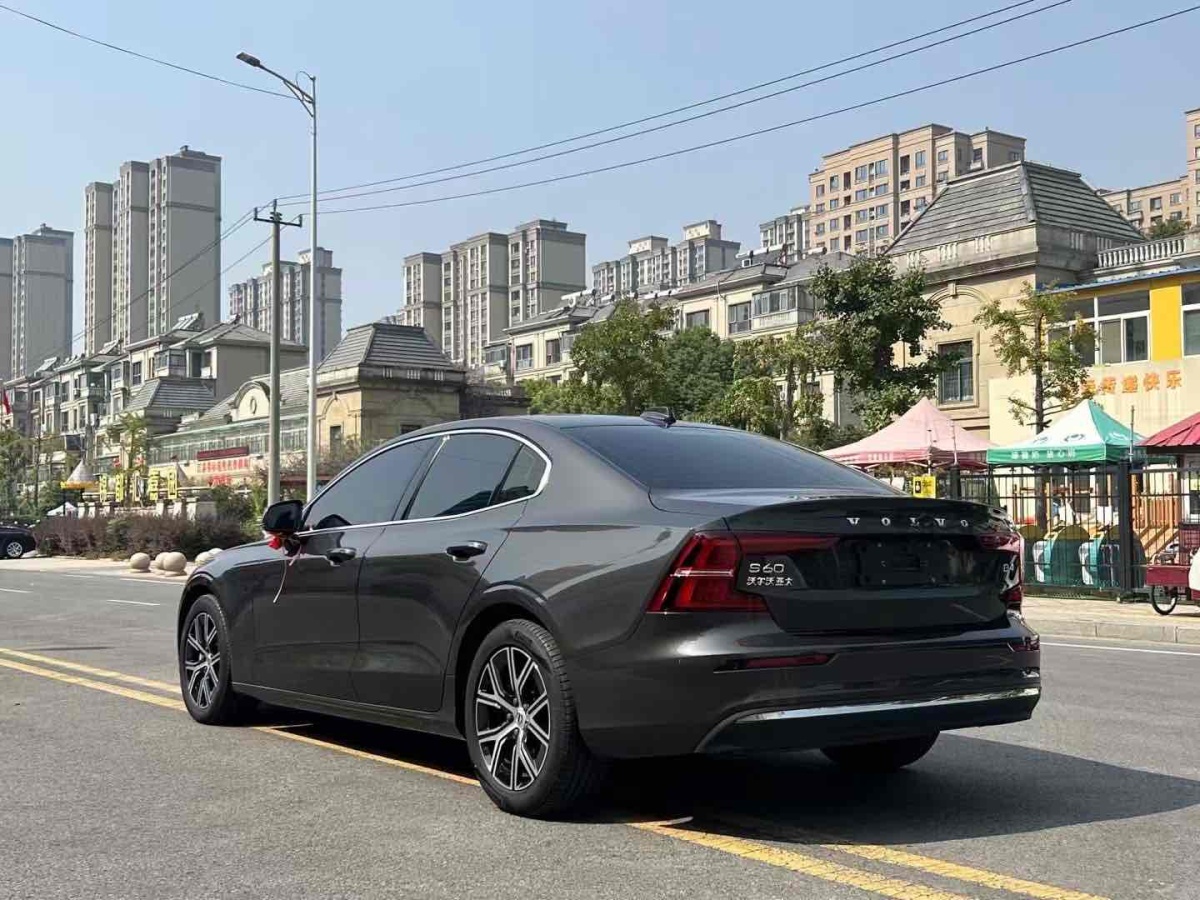 2022年11月沃爾沃 S60L  2022款 B4 智逸豪華版