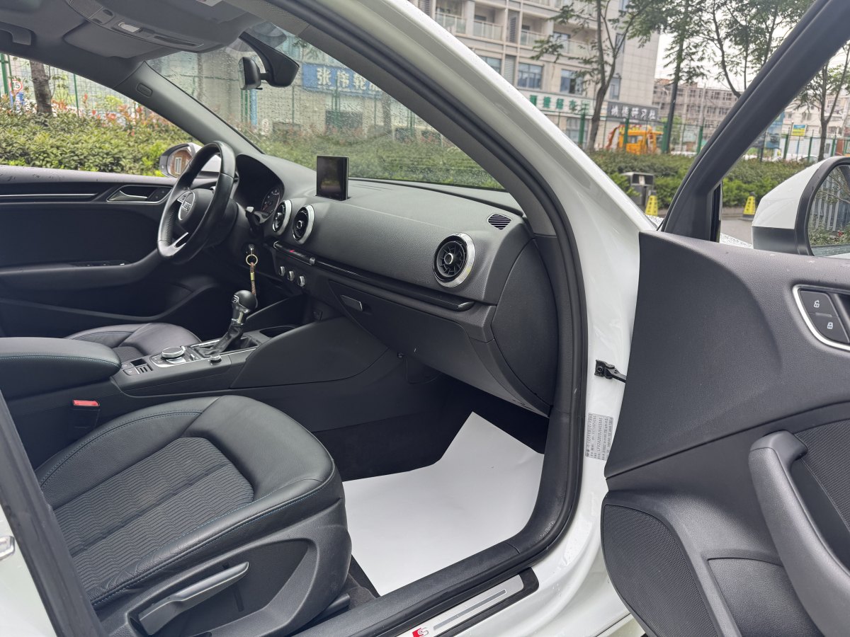 奧迪 奧迪A3  2018款 30周年年型 Limousine 35 TFSI 時(shí)尚型圖片