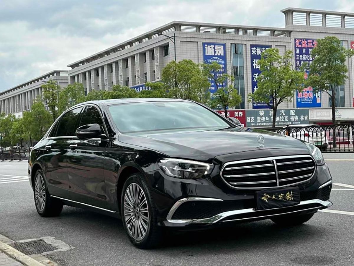 奔馳 奔馳E級(jí)  2023款 改款 E 300 L 豪華型圖片