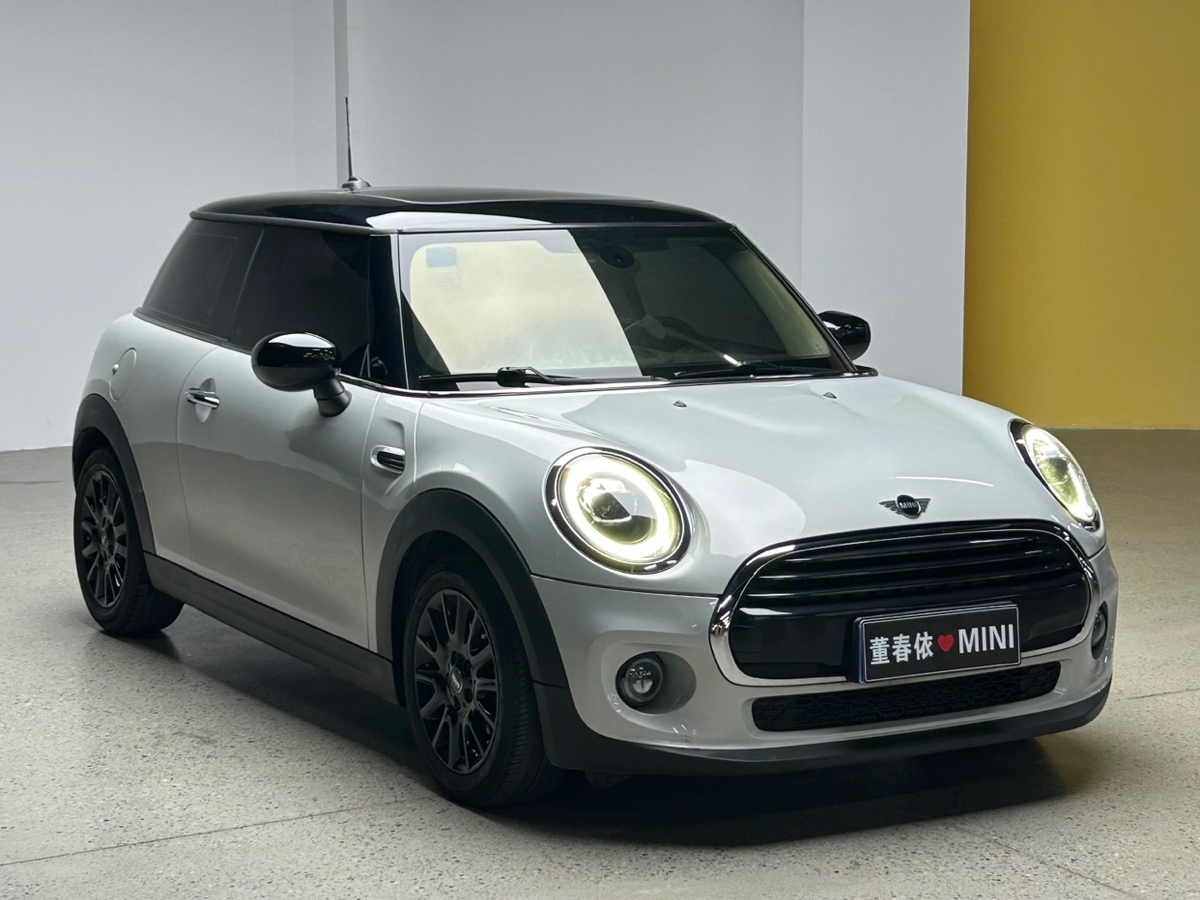 MINI MINI  2020款 1.5T COOPER 經(jīng)典派 五門絕色版圖片