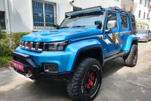 BJ40 北京 PLUS 2.3T 自动四驱环塔冠军版