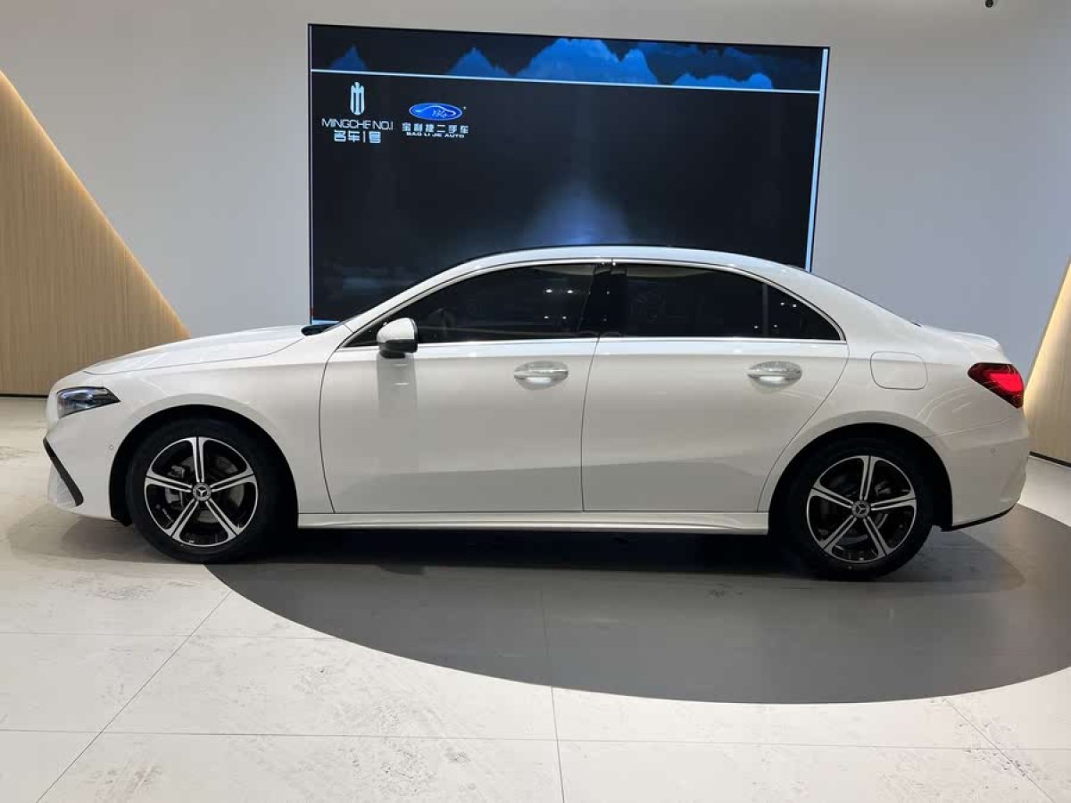 奔馳 奔馳A級  2023款 A 200 L 時尚型圖片