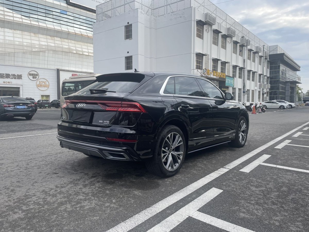 2022年6月奧迪 奧迪Q8  2022款 55 TFSI 豪華動(dòng)感型