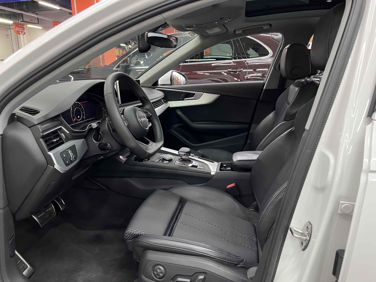 2018年6月奧迪 奧迪A4L  2018款 30周年年型 40 TFSI 運(yùn)動(dòng)型