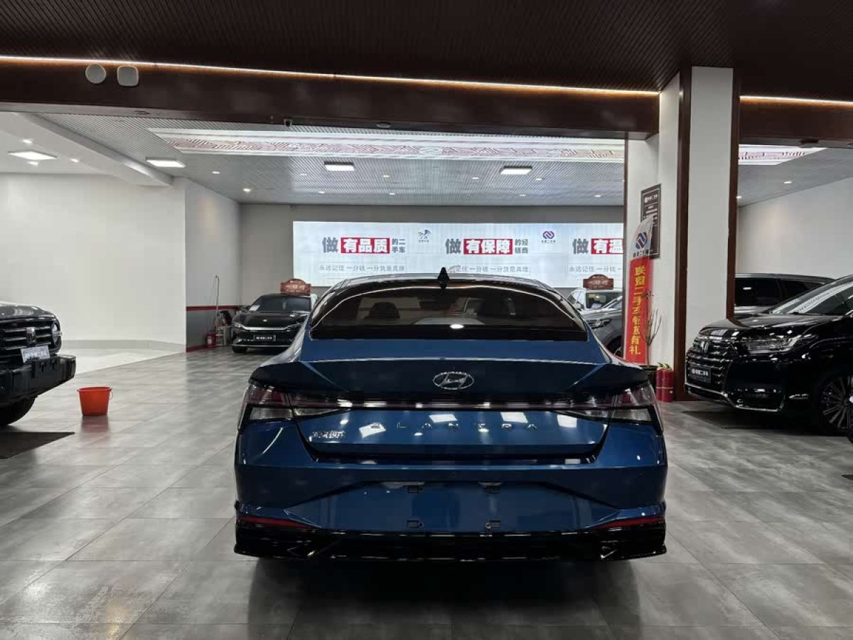 現(xiàn)代 伊蘭特  2021款 1.5L LUX尊貴版圖片