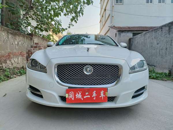 捷豹 XJ  2013款 XJL 2.0T 典雅商务版