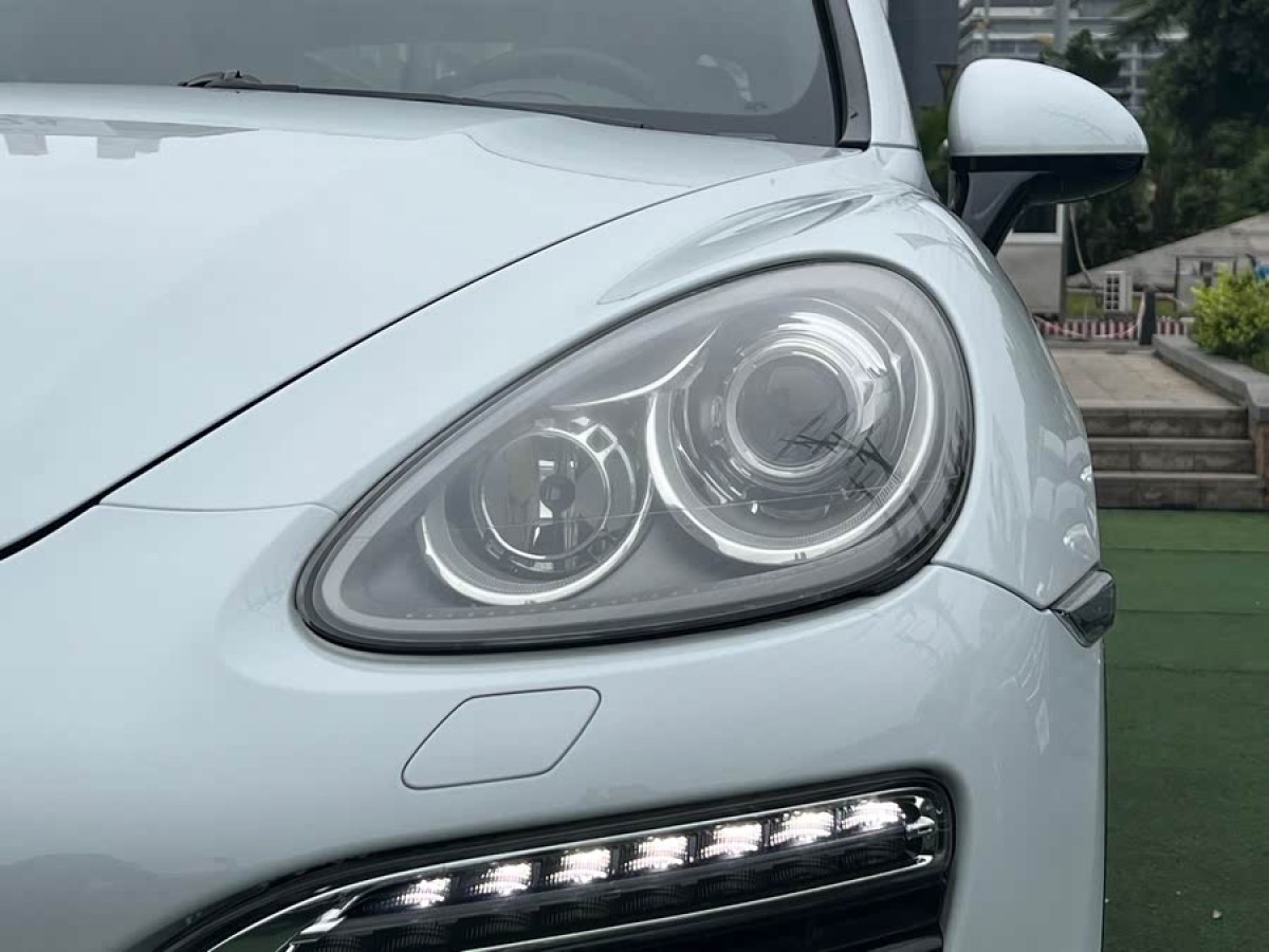 保時(shí)捷 Cayenne  2014款 Cayenne Platinum Edition 3.0T圖片