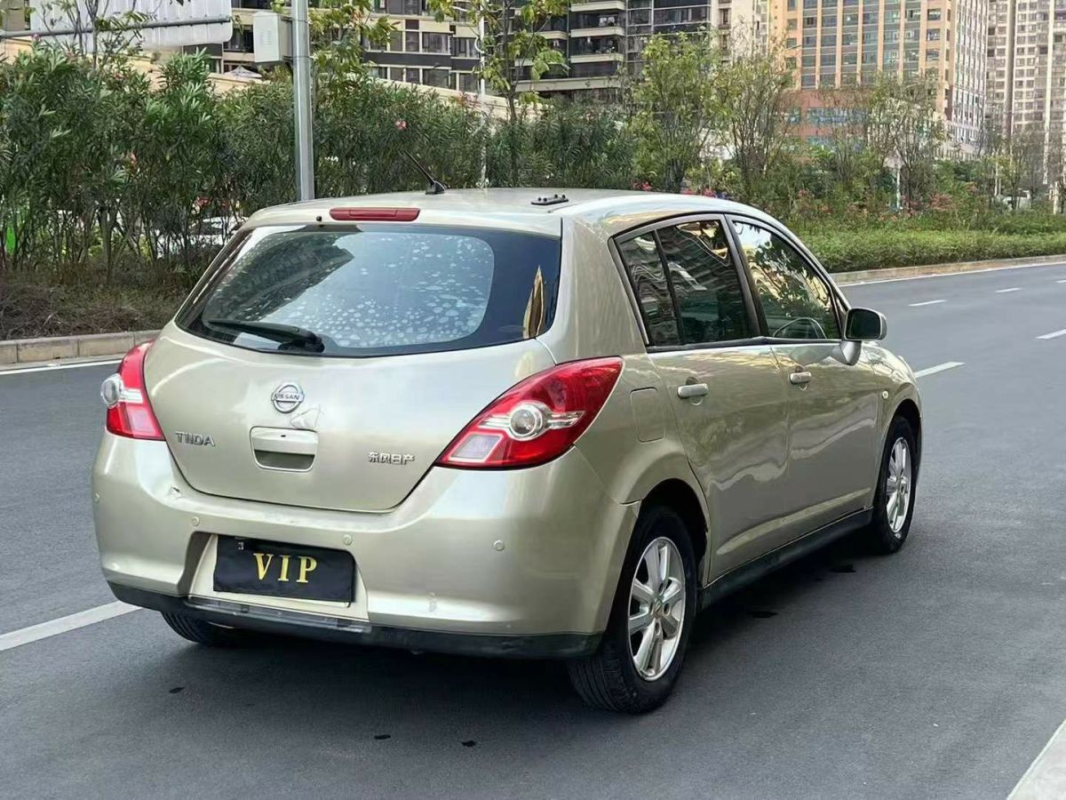 日產(chǎn) 頤達(dá)  2009款 1.6L 自動(dòng)科技版圖片