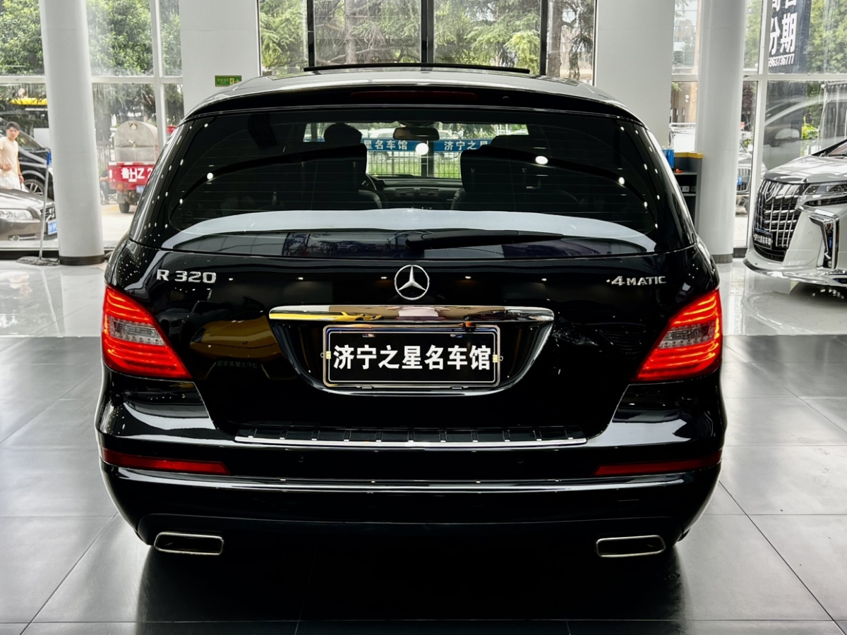 奔馳 奔馳R級  2014款 R 320 4MATIC 商務(wù)型圖片