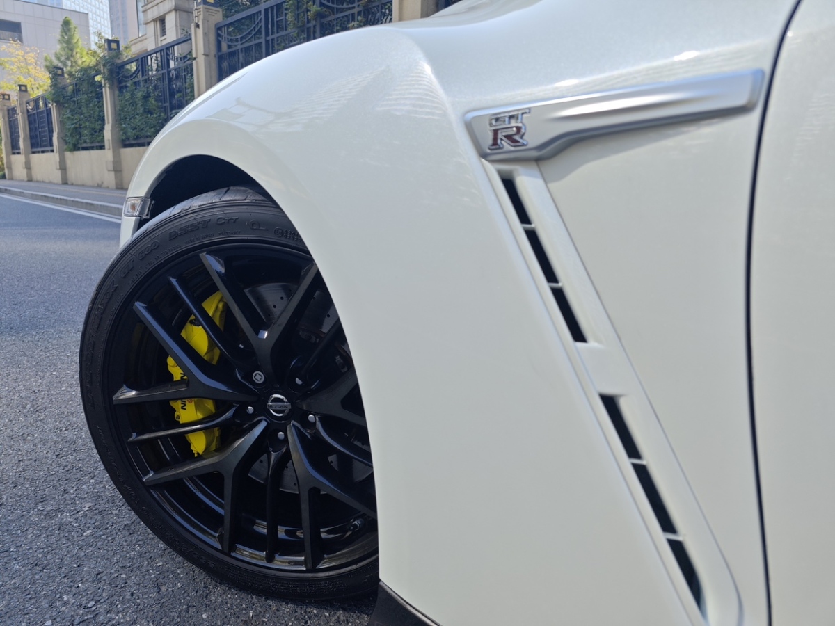 日产 GT-R  2017款 3.8T 黑金刚版图片