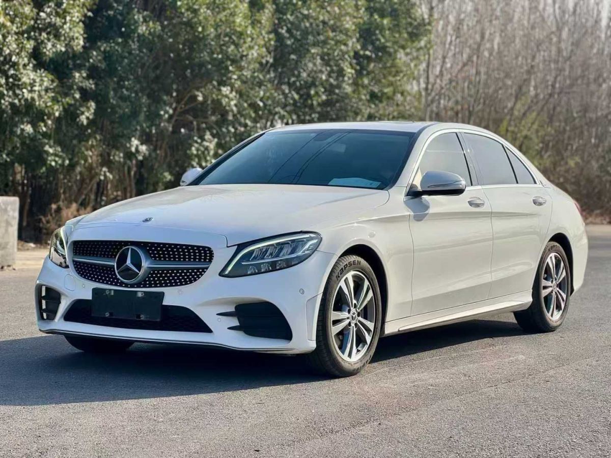 奔馳 奔馳A級  2019款  A 220 L 4MATIC 運動轎車圖片