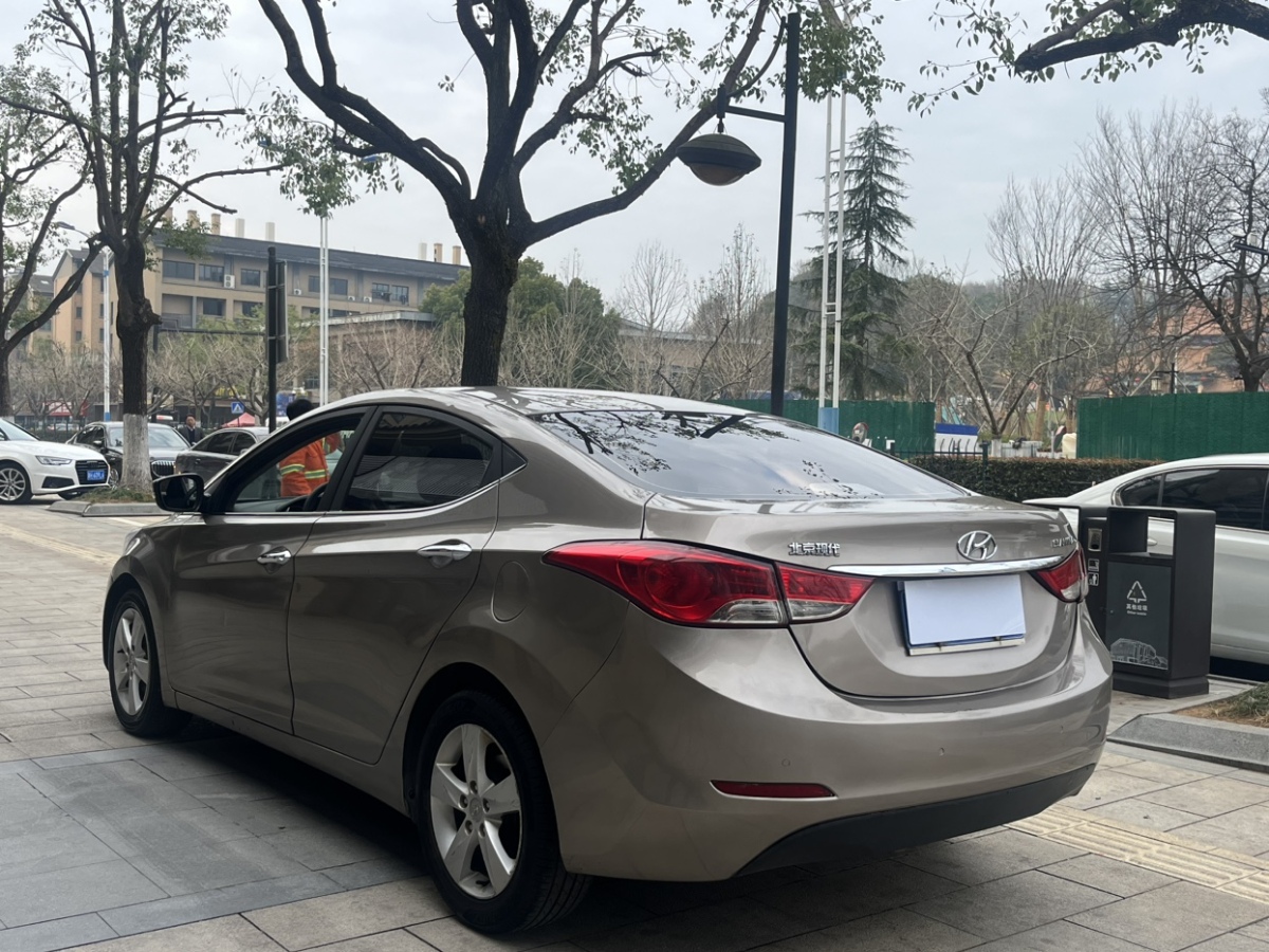 現(xiàn)代 朗動  2012款 1.6L 自動領(lǐng)先型圖片