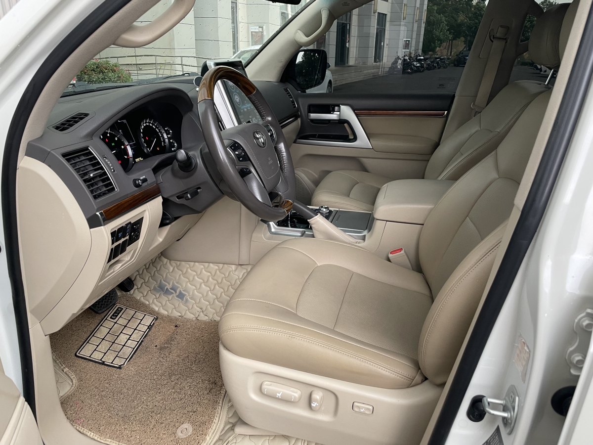 豐田 蘭德酷路澤  2018款 5.7L VX-R 12氣 底升(中東版)圖片