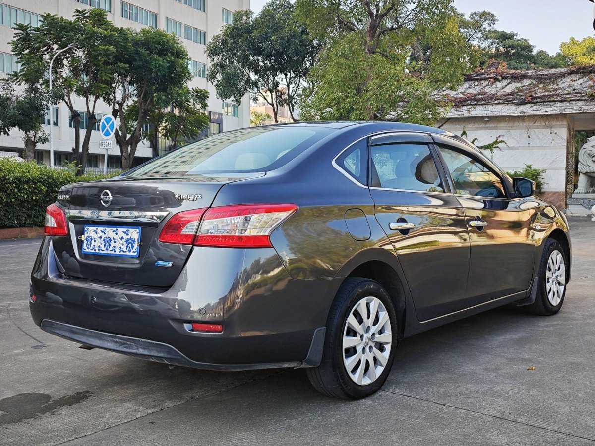 日產(chǎn) 軒逸  2021款 1.6L XL CVT暗夜版圖片