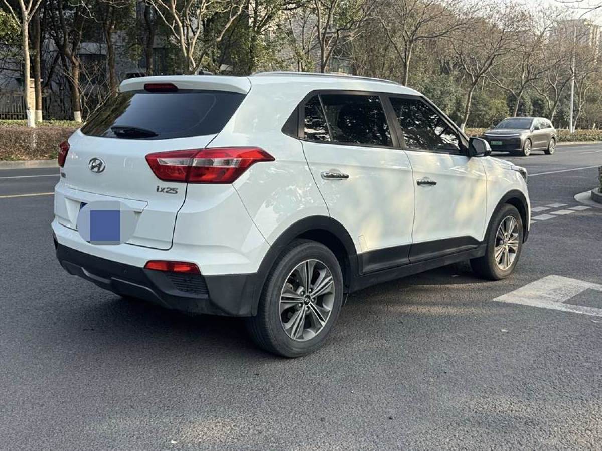 現(xiàn)代 ix25  2015款 1.6L 自動兩驅智能型GLS圖片