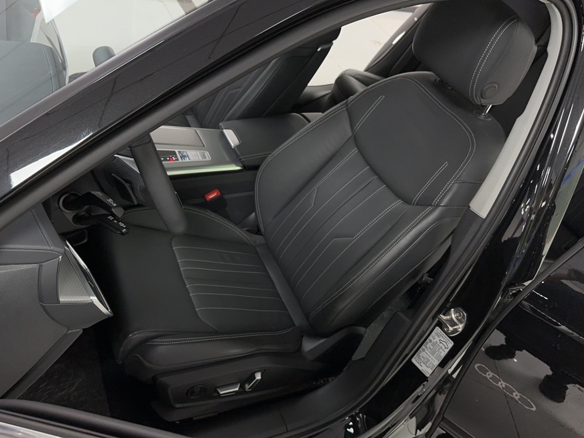 奧迪 奧迪A6L  2023款 改款 45 TFSI 臻選致雅型圖片