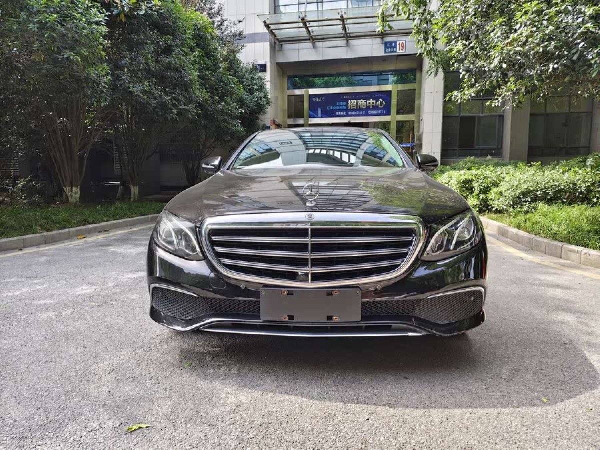 奔馳 奔馳E級  2019款 改款 E 300 L 時尚型圖片