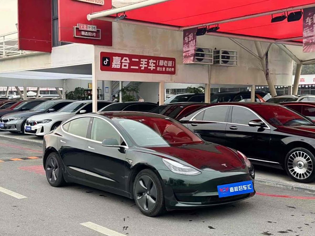 特斯拉 Model Y  2020款 改款 標(biāo)準(zhǔn)續(xù)航后驅(qū)升級版圖片