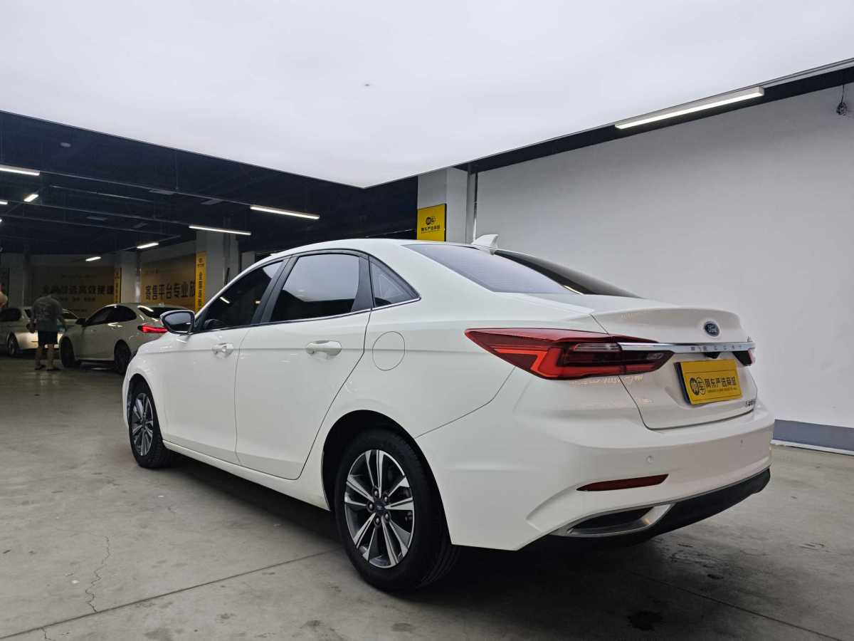 福特 福睿斯  2021款 1.5L 自動鉆石版圖片