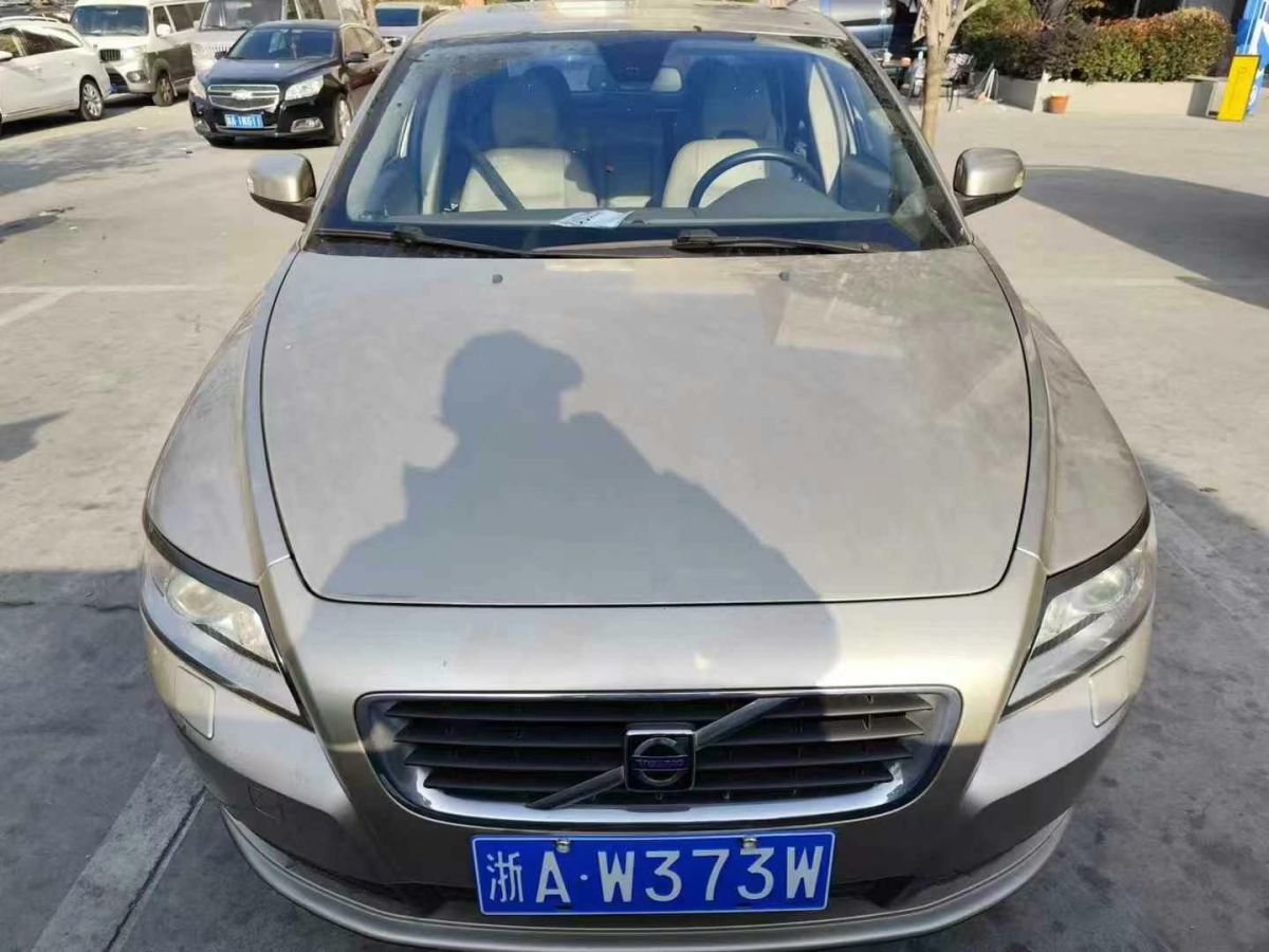 沃爾沃 S40  2009款 2.0L 手動標(biāo)準(zhǔn)型圖片