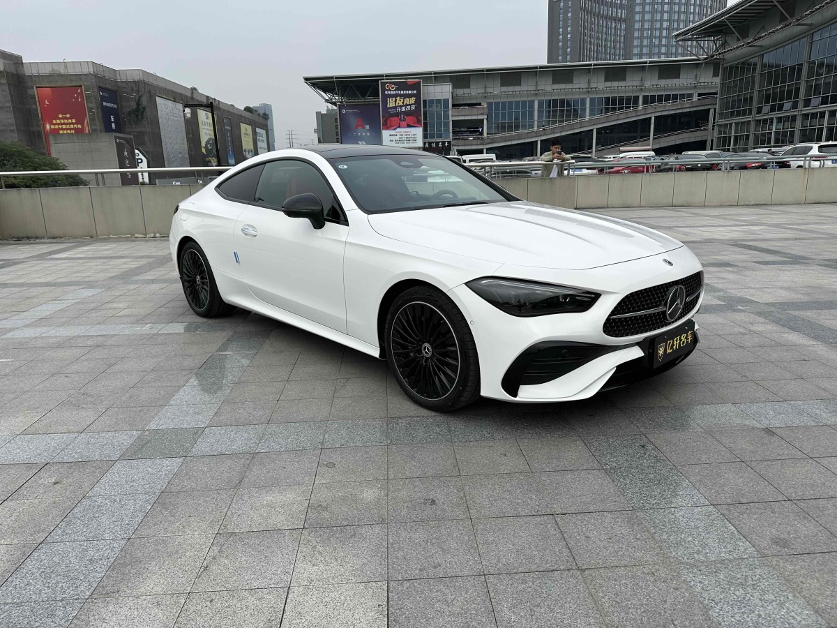 2024年4月奔馳 奔馳GLC  2024款 GLC 300 4MATIC 轎跑SUV