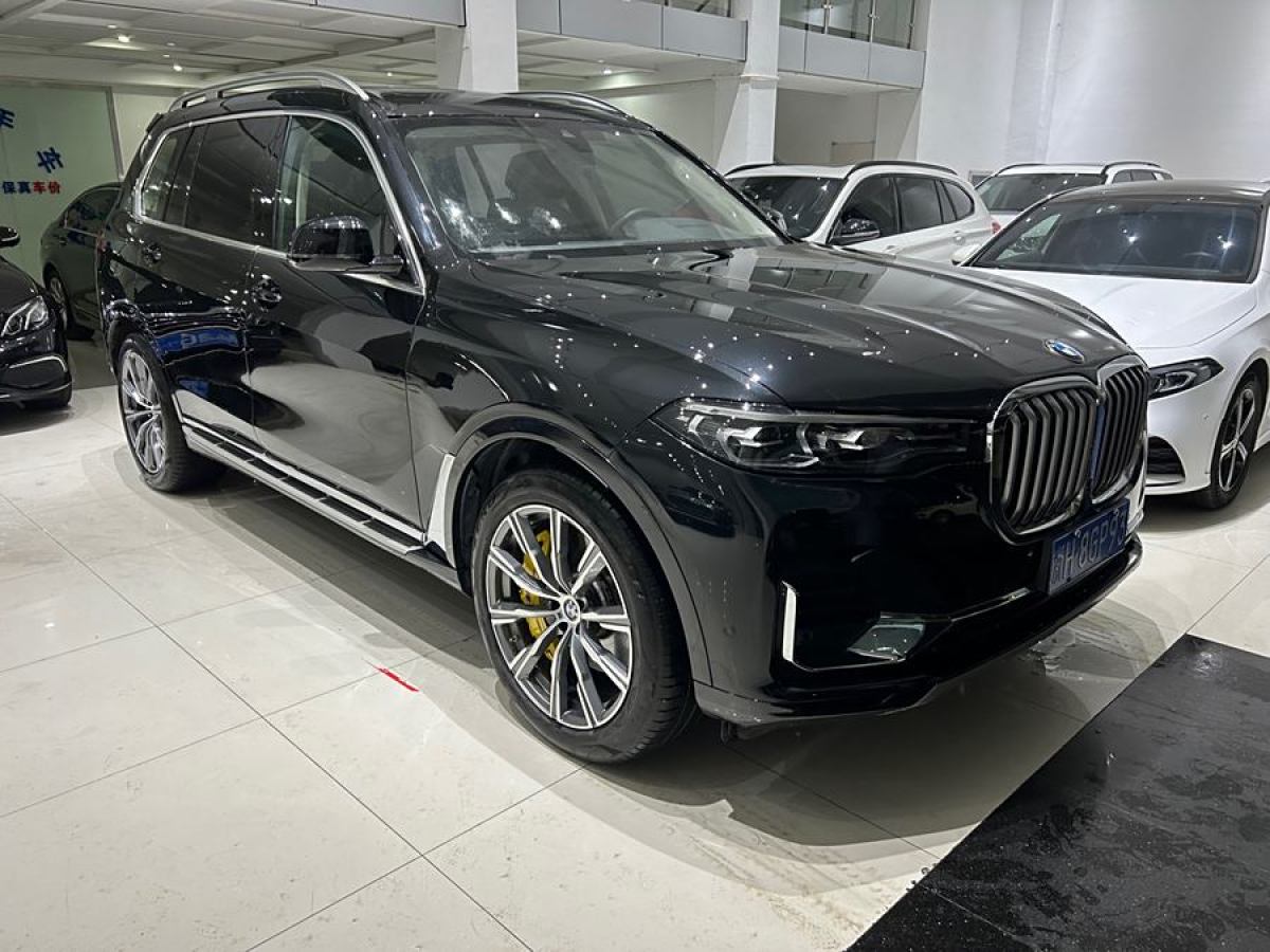 寶馬 寶馬X7  2022款 xDrive40i 領(lǐng)先型豪華套裝圖片