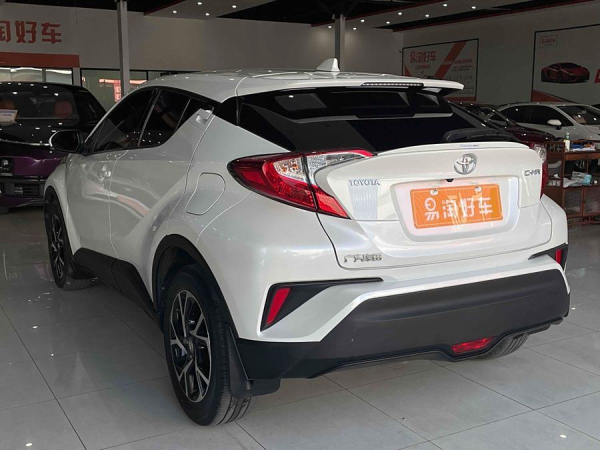 豐田 C-HR  2020款 2.0L 領(lǐng)先版圖片