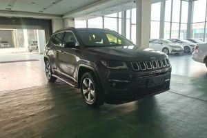 指南者 Jeep 220T 自動(dòng)夜鷹版