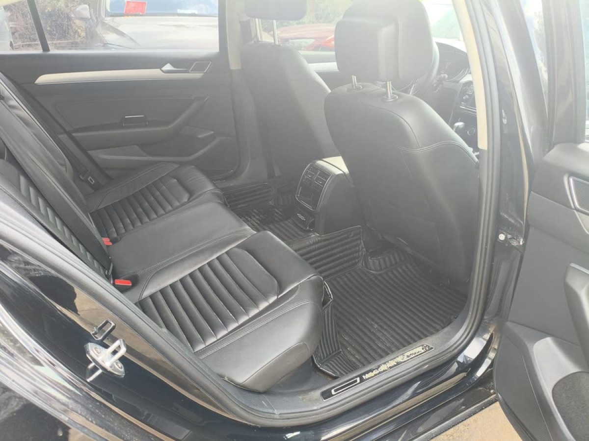 大眾 邁騰  2019款  330TSI DSG 領(lǐng)先型 國(guó)VI圖片