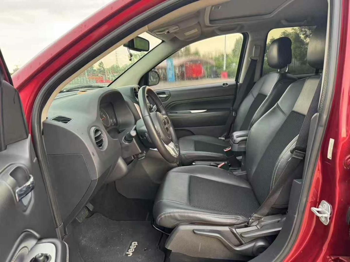 Jeep 指南者  2014款 改款 2.0L 兩驅(qū)精英版圖片