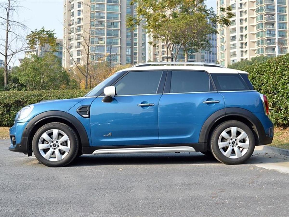 MINI COUNTRYMAN  2019款 1.5T COOPER ALL4 經(jīng)典派周末旅行版圖片