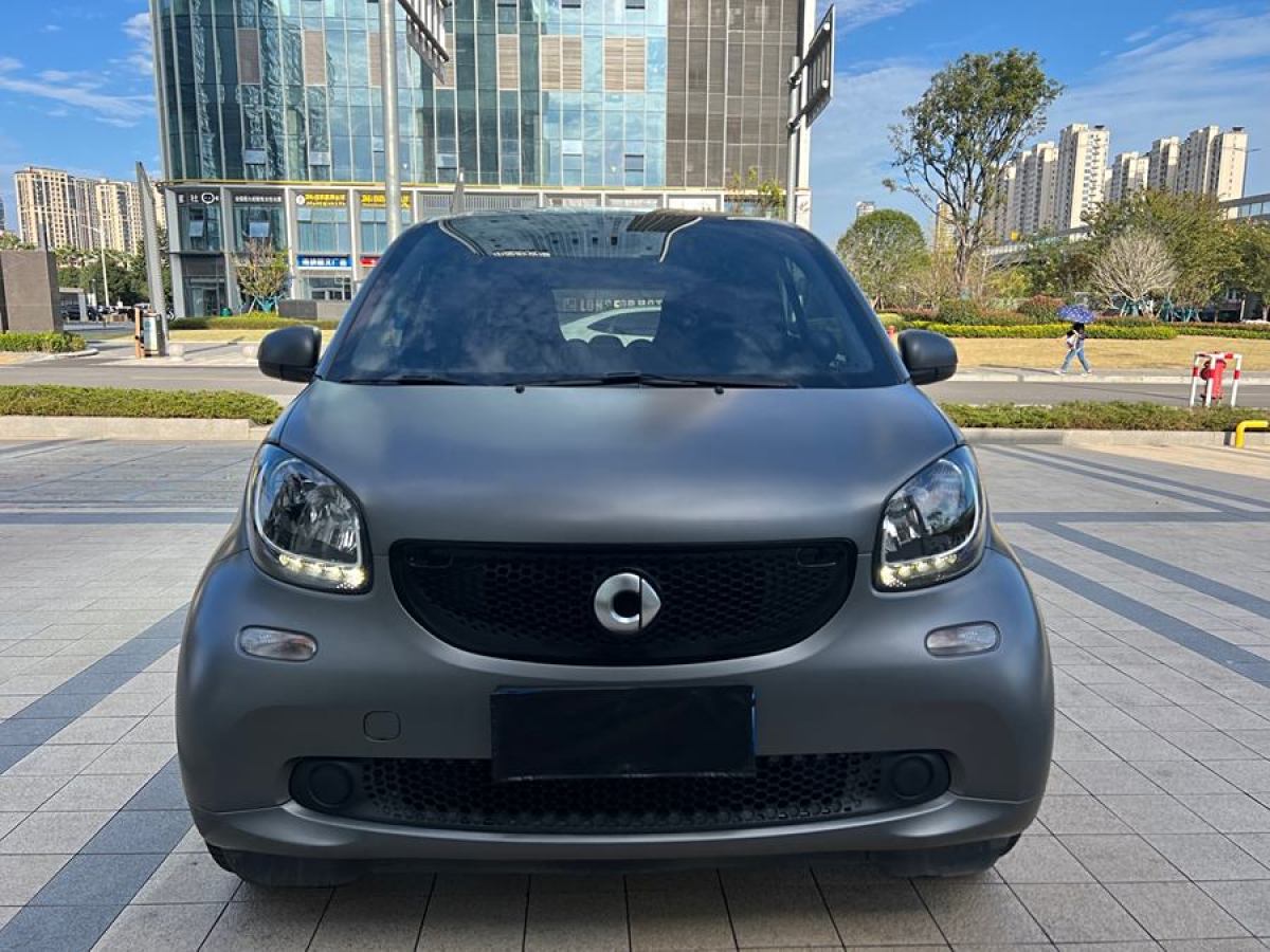 smart fortwo  2018款 0.9T 66千瓦硬頂先鋒版圖片