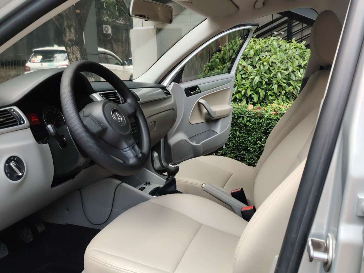 大眾 寶來  2011款 1.6L 手動時尚型圖片