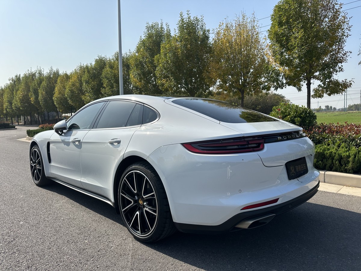 保時(shí)捷 Panamera  2019款 Panamera 十周年紀(jì)念版 2.9T圖片