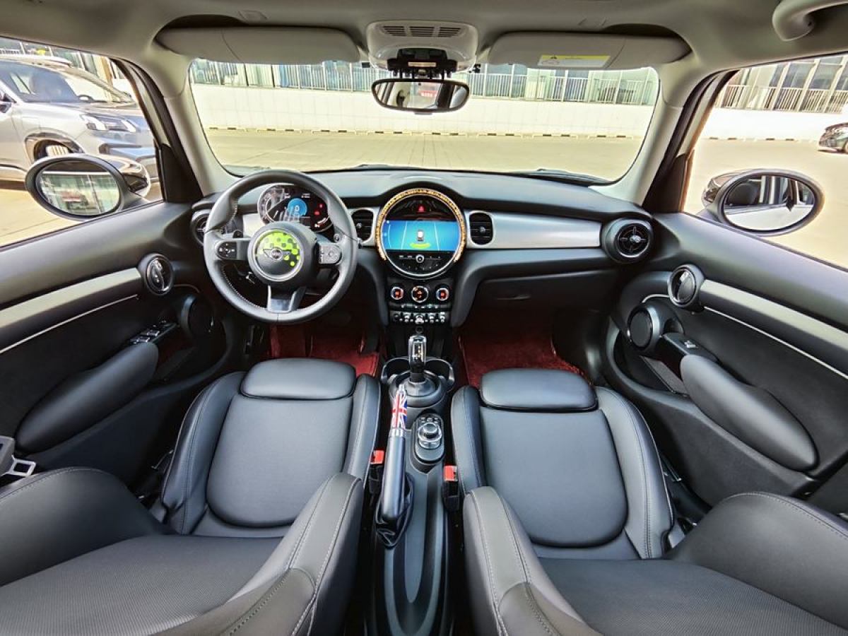 MINI MINI  2021款 2.0T COOPER S 經(jīng)典派 五門版圖片