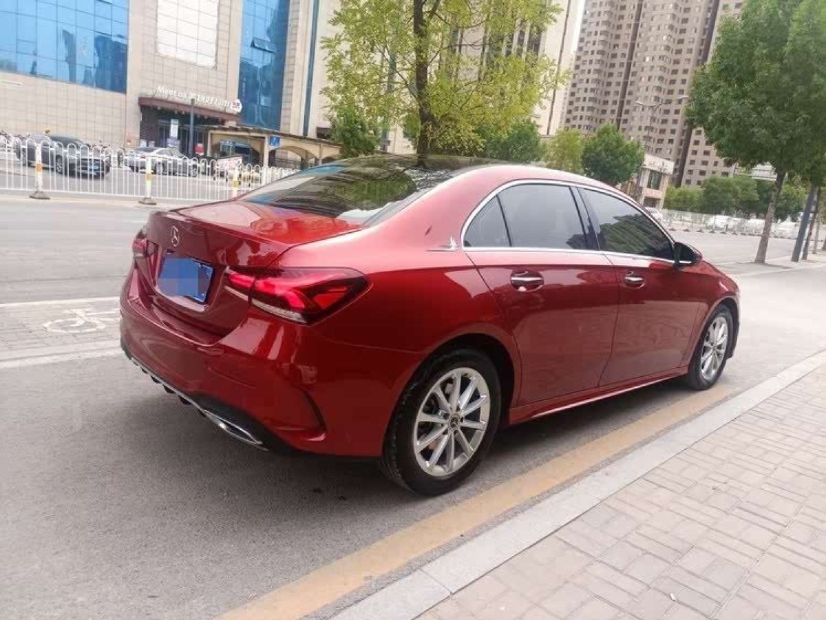 奔馳 奔馳A級  2021款 A 200 L 運動轎車動感型圖片