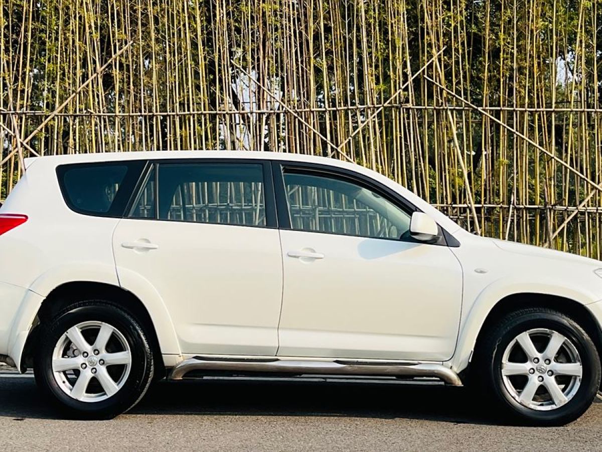 豐田 RAV4  2006款 2.4 標(biāo)準(zhǔn)型圖片