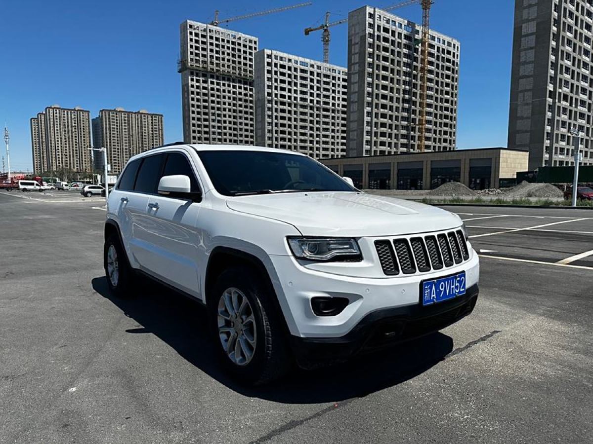 2017年10月Jeep 大切諾基  2015款 3.0TD 柴油 舒享導(dǎo)航版