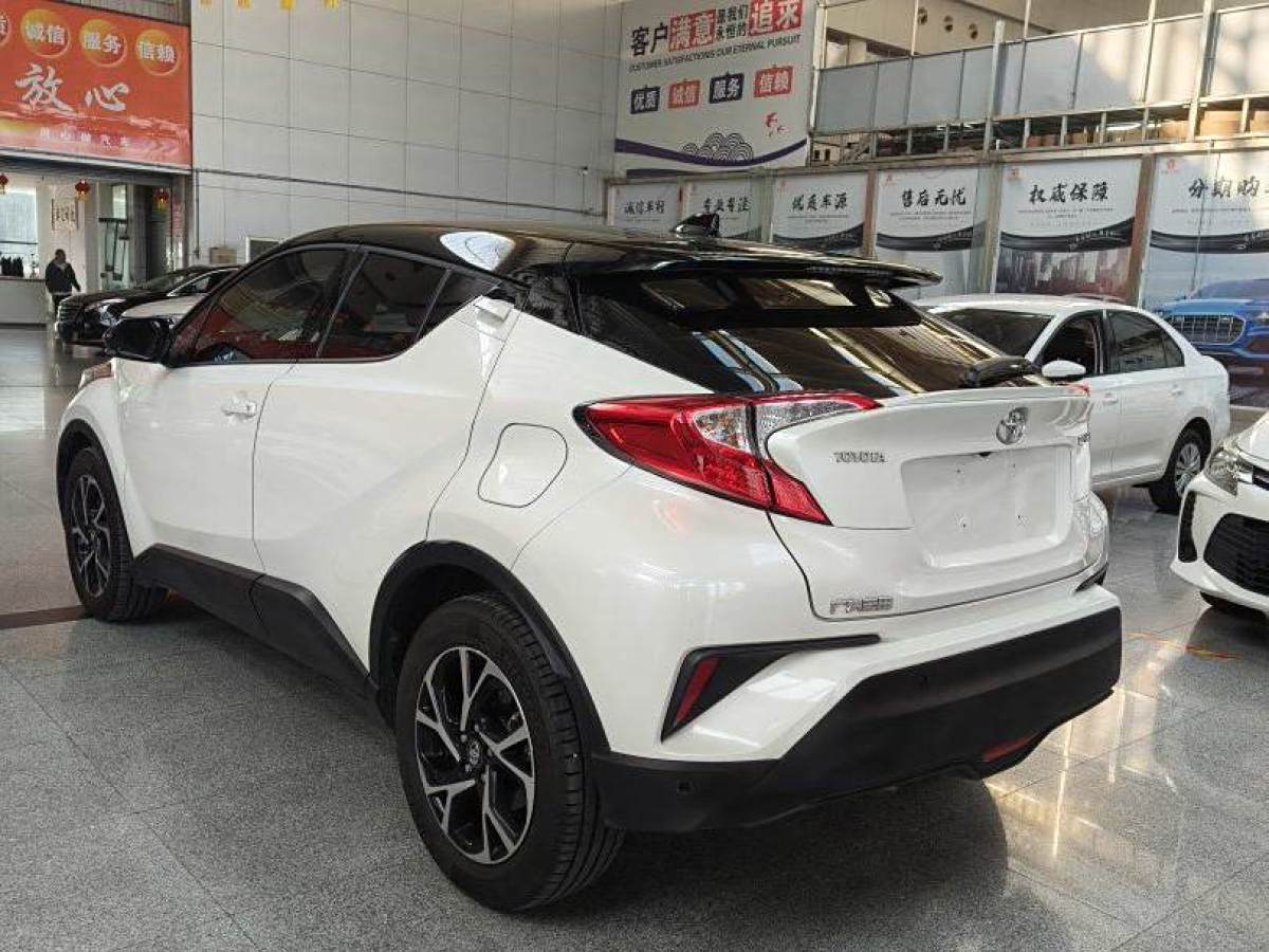 2020年11月豐田 C-HR  2020款 2.0L 領(lǐng)先版