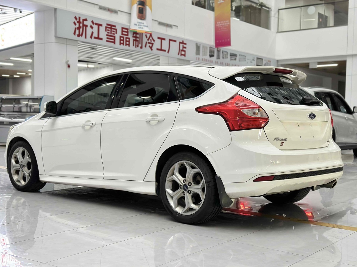 福特 ?？怂? 2012款 兩廂 2.0L 自動豪華運動型圖片