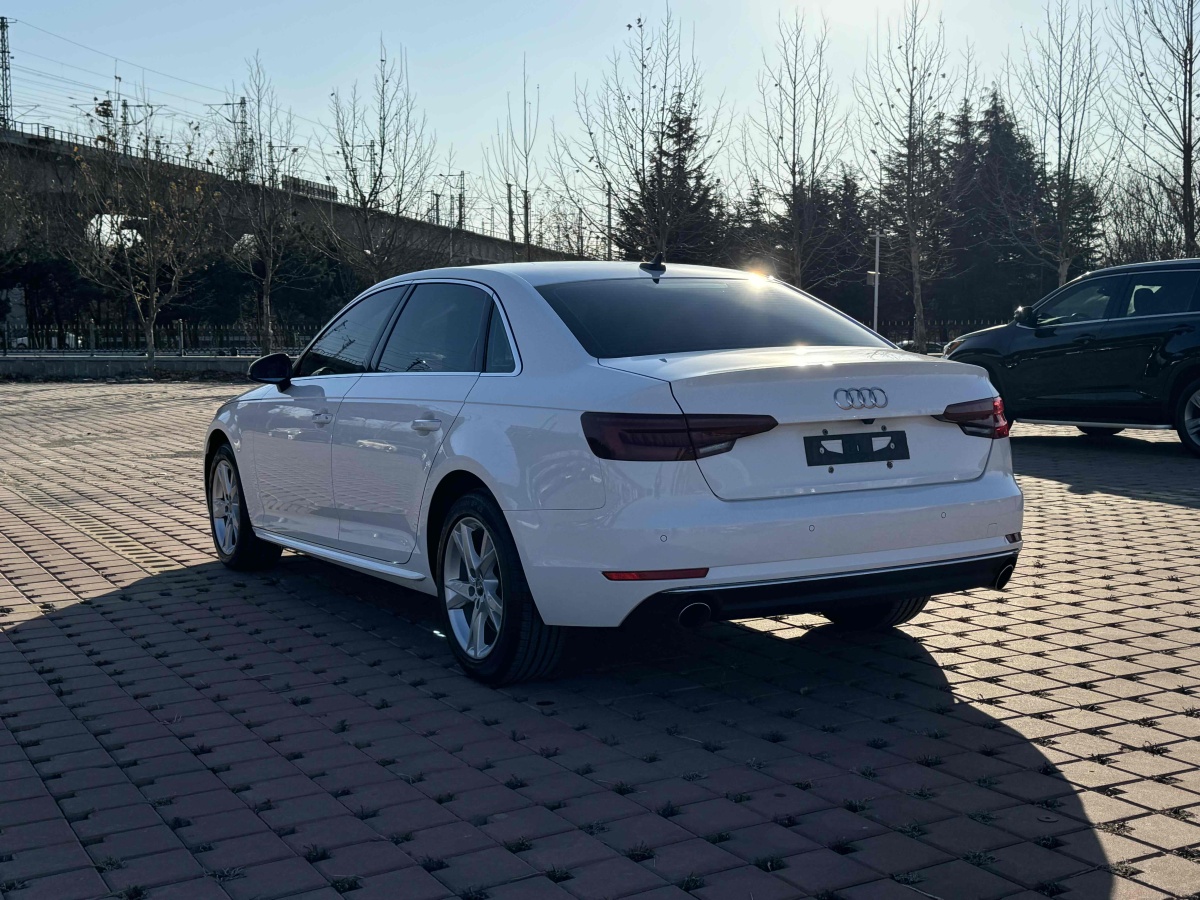 奧迪 奧迪A4L  2018款 30周年年型 40 TFSI 進(jìn)取型圖片