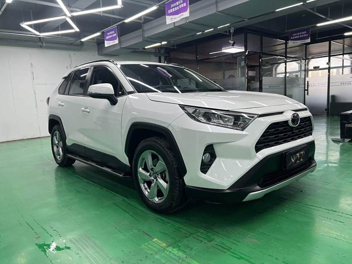 豐田 RAV4榮放  2020款 2.0L CVT兩驅(qū)風(fēng)尚PLUS版圖片