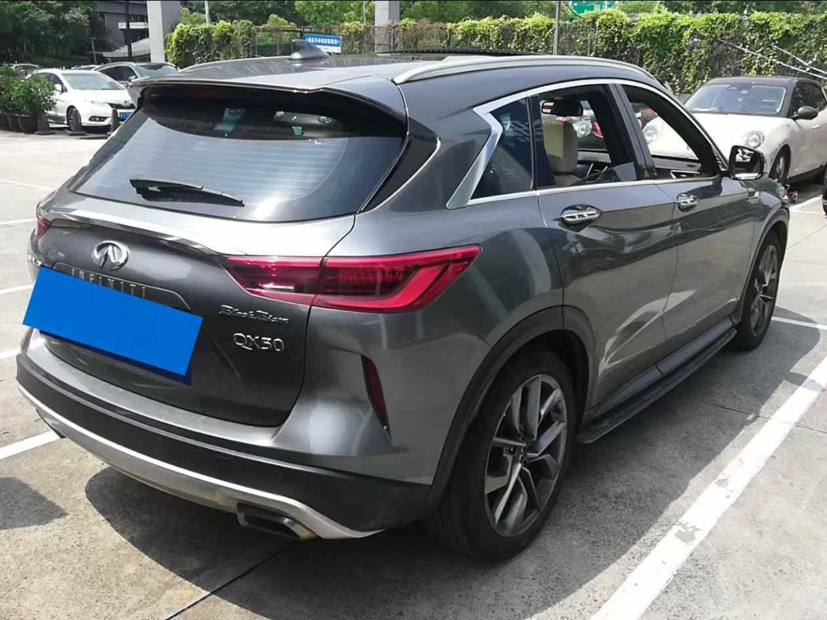 英菲尼迪 QX50  2018款 2.0T 兩驅(qū)菁英版圖片