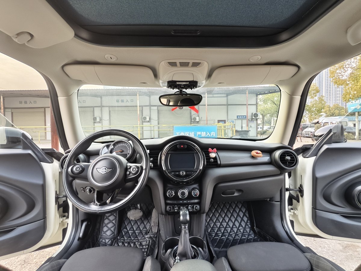 MINI MINI  2016款 1.5T COOPER 表現(xiàn)派圖片