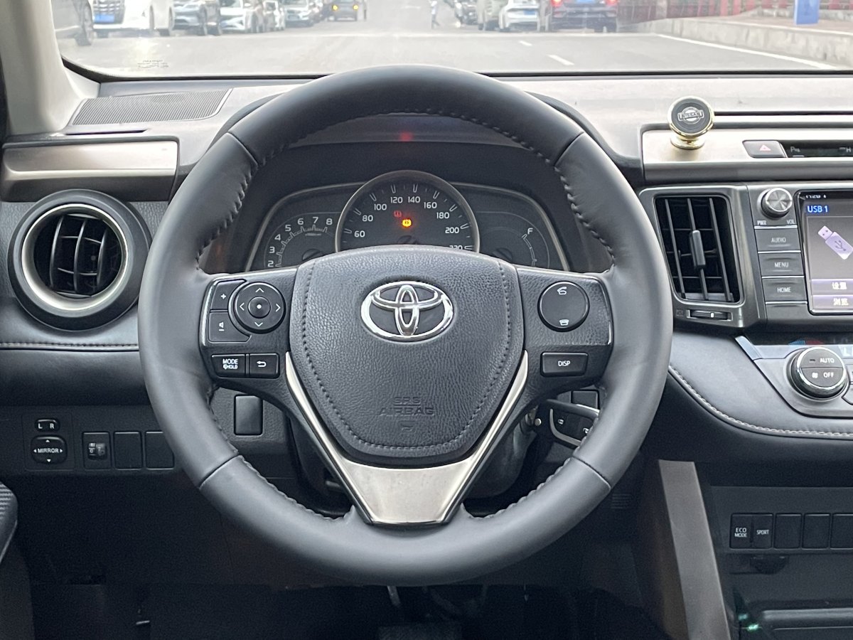 豐田 RAV4  2018款 榮放 2.0L CVT兩驅(qū)風(fēng)尚版圖片