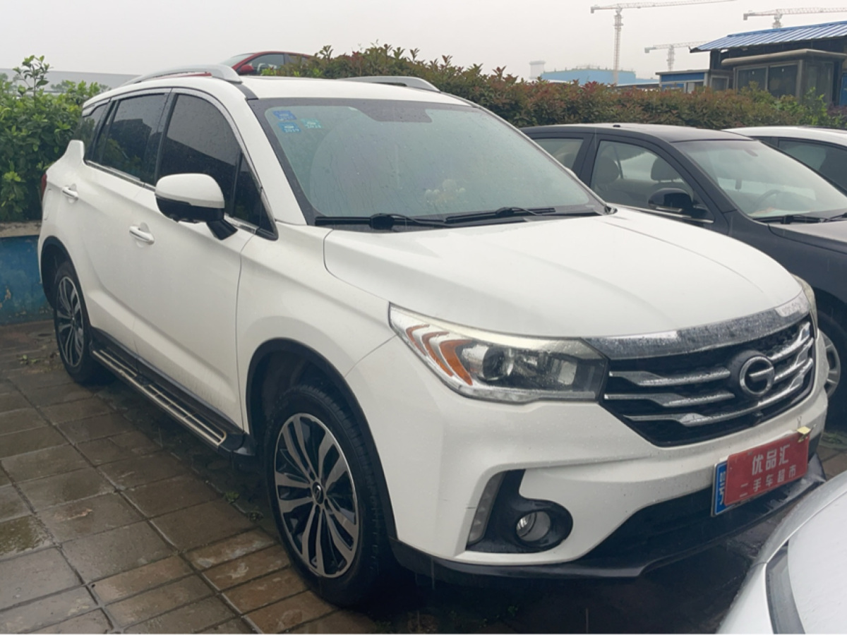 廣汽傳祺 GS4  2017款 235T 自動(dòng)兩驅(qū)豪華智聯(lián)版圖片