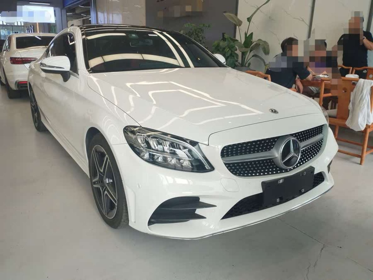 奔馳 奔馳C級(jí)  2022款 改款 C 200 轎跑車圖片